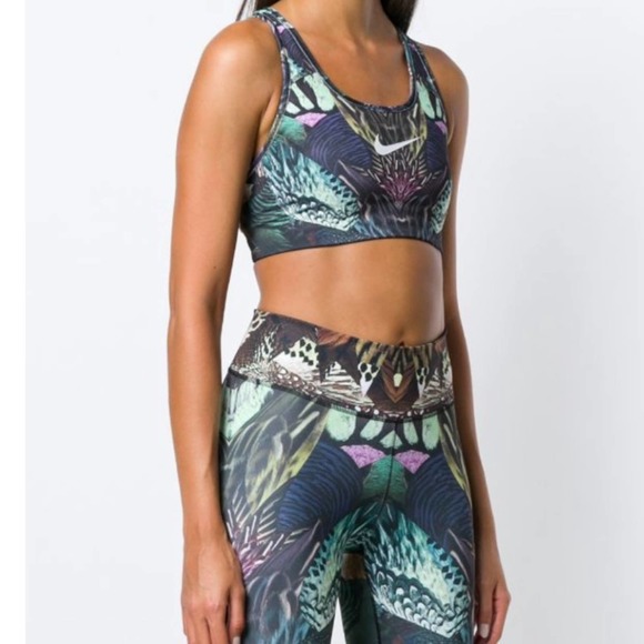 Nike Tops - Nike Feather Print Crop Top Small